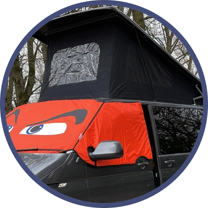 Wh text circle top Camper